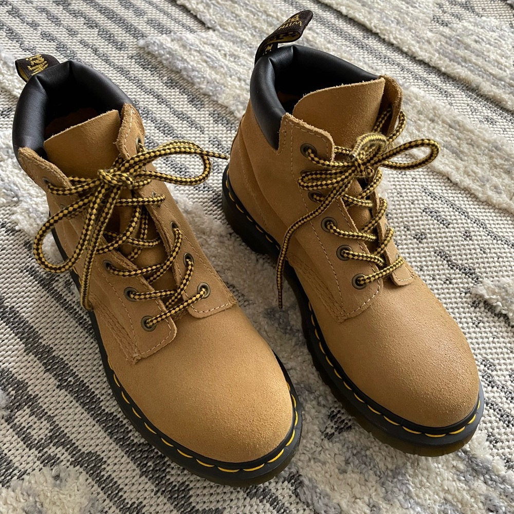 Dr martens lace up boot